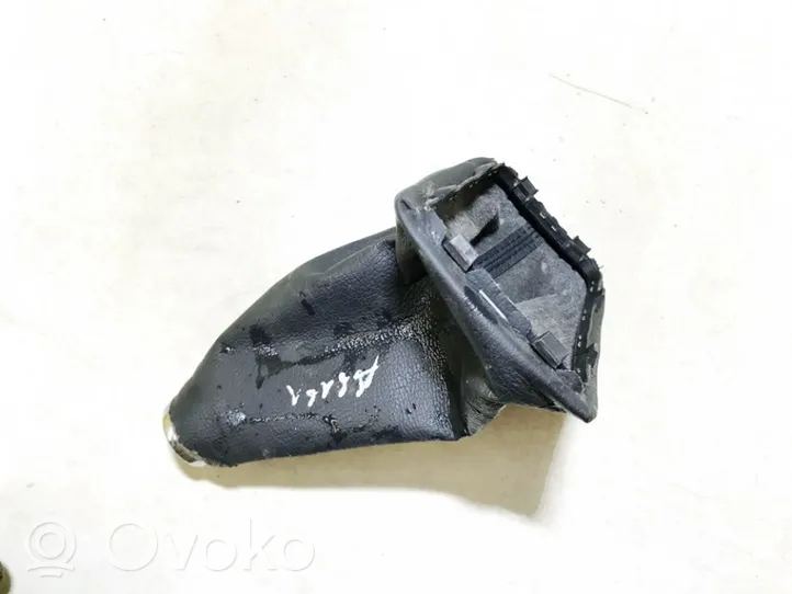 Toyota Corolla E120 E130 Rivestimento in plastica cornice della leva del cambio 