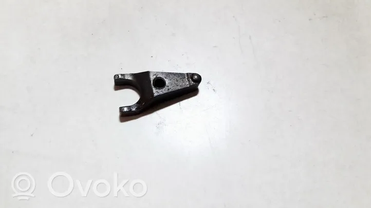 Toyota Avensis T270 Support de pince d'injecteur de carburant 