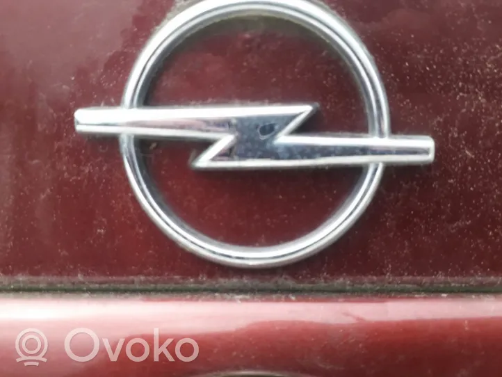 Opel Vectra B Gamintojo ženkliukas 