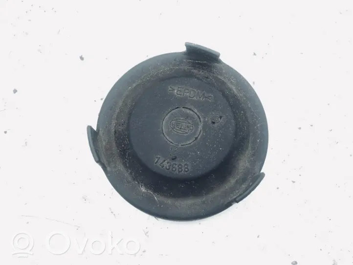 Volkswagen PASSAT B5 Osłona żarówki lampy przedniej 143688