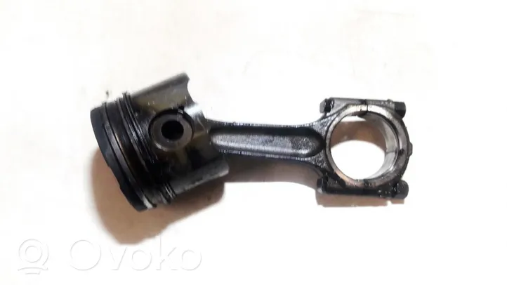 Peugeot 307 Piston avec bielle 