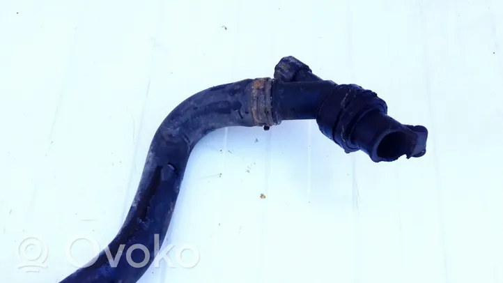 Volkswagen Bora Moottorin vesijäähdytyksen putki/letku 038121121d