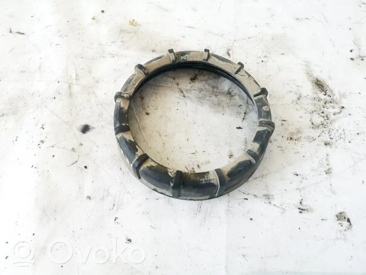 Mercedes-Benz C W203 Bague de verrouillage pour réservoir de carburant 1250759