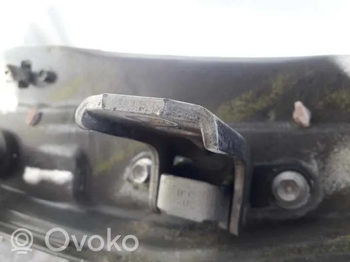 Suzuki Grand Vitara I Front door upper hinge 