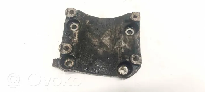 Honda FR-V Engine mounting bracket 