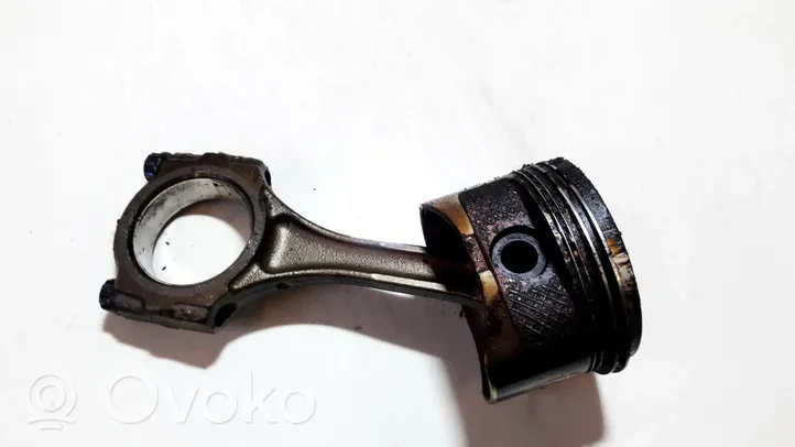 Toyota Avensis T220 Piston avec bielle 