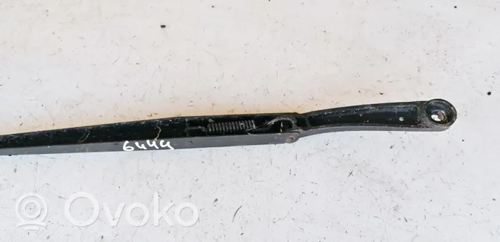 Chevrolet Captiva Front wiper blade arm 