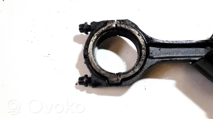 Ford Focus Piston with connecting rod 