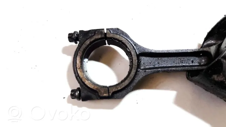 Ford Focus Piston with connecting rod 