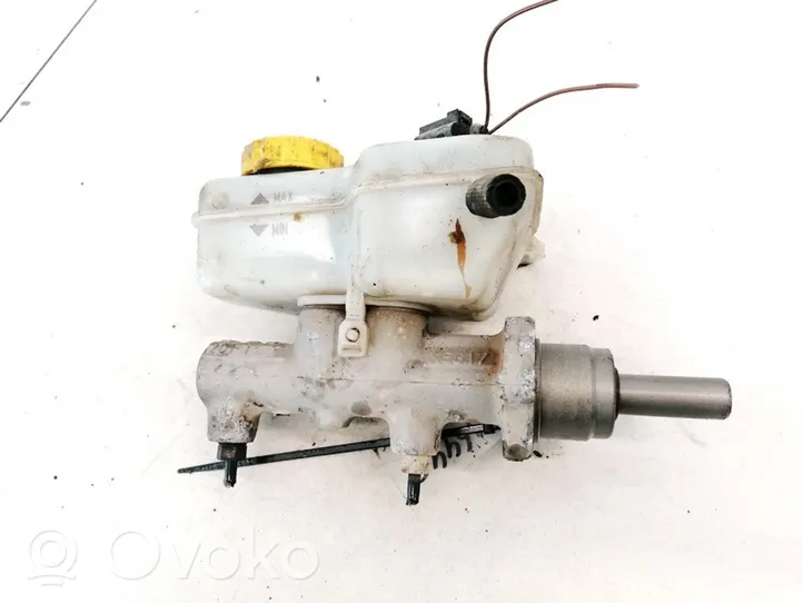 Volkswagen Polo IV 9N3 Master brake cylinder 