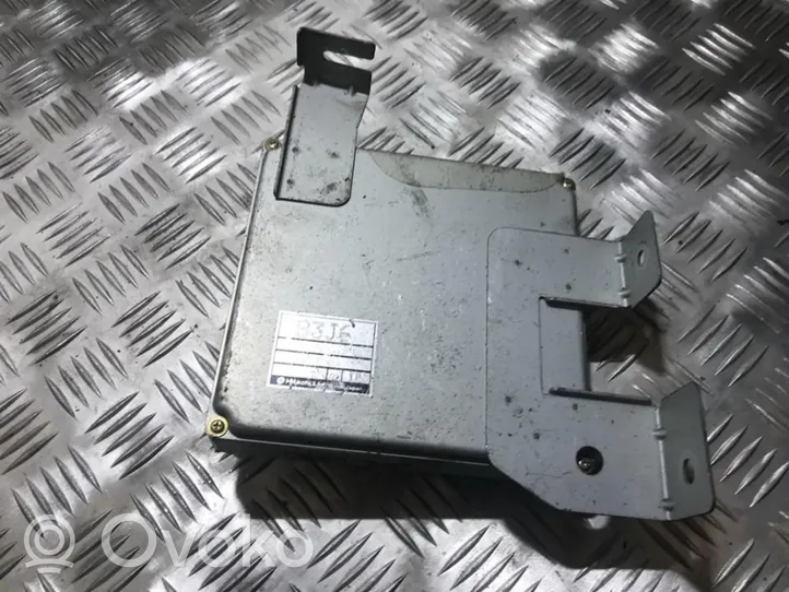 Mazda 121 Sterownik / Moduł ECU b3j618881