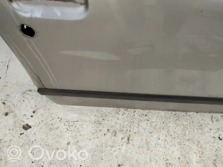 Fiat Punto (176) Listón embellecedor de la puerta delantera (moldura) 