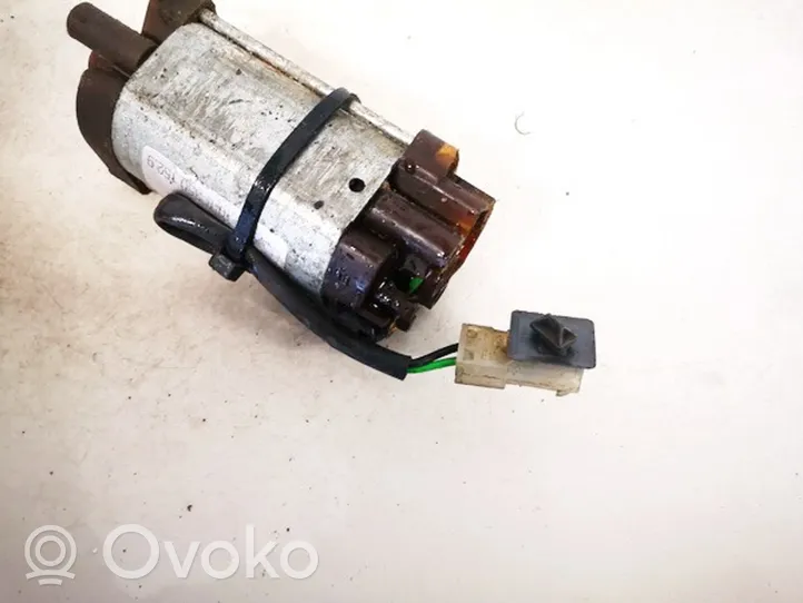 BMW 5 E39 Seat adjustment motor 521083501529