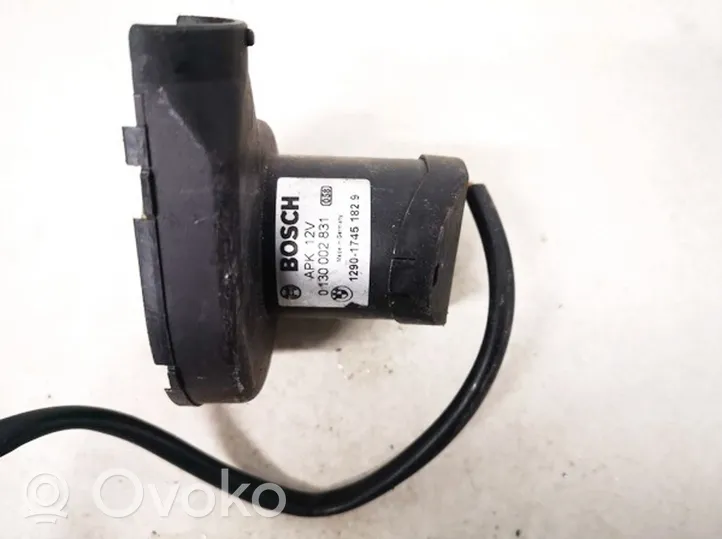 BMW 5 E39 Engine control unit/module fan 0130002831