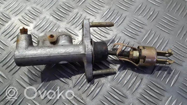 Toyota Avensis T220 Główny cylinder sprzęgła 3145416010