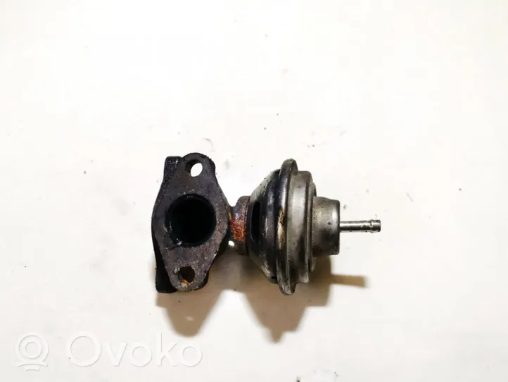 Audi A4 S4 B5 8D Soupape vanne EGR 028131501e