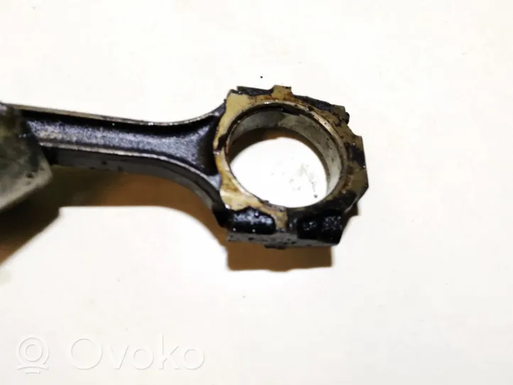 KIA Sedona Piston with connecting rod 