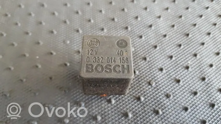 Audi V8 Kita rėlė 0332014156