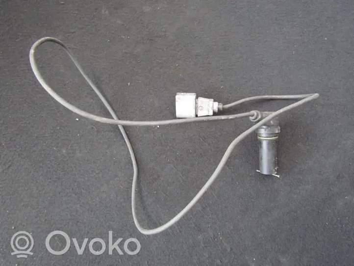 Volkswagen PASSAT B5 Kloķvārpstas stāvokļa sensors 038907319E