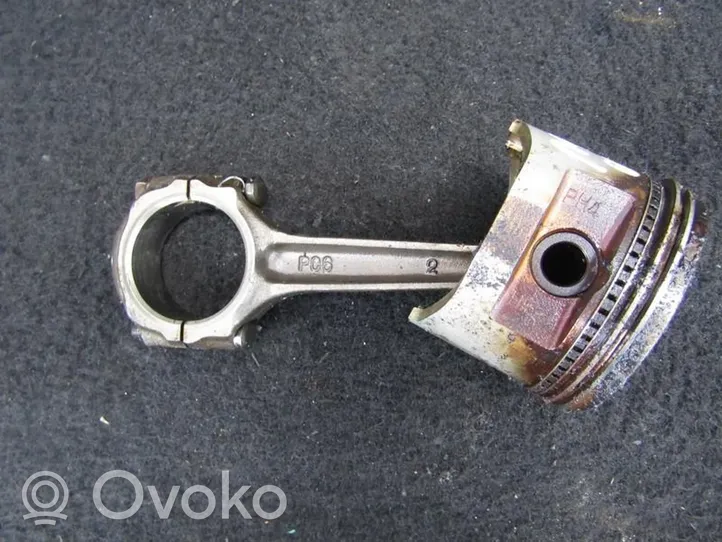 Honda Prelude Piston with connecting rod 