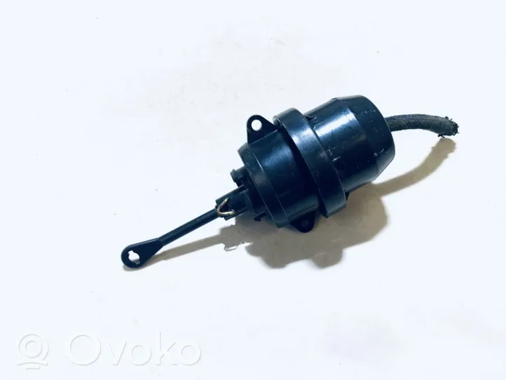 Audi 80 90 S2 B4 Valve vacuum 23835898