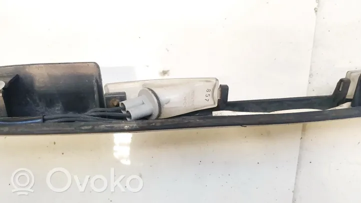 Lexus RX 300 Lampa oświetlenia tylnej tablicy rejestracyjnej sael96