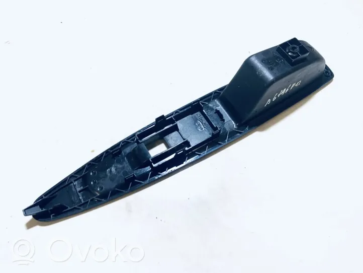 Citroen C4 I Support bouton lève vitre porte avant 9650912377