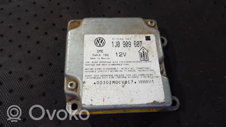 Volkswagen PASSAT B5 Centralina/modulo airbag 1J0909607