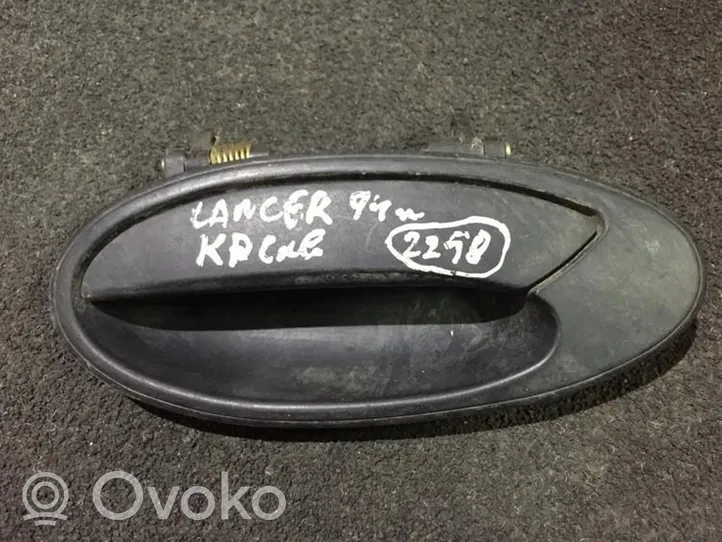 Mitsubishi Lancer Klamka zewnętrzna drzwi mb819557