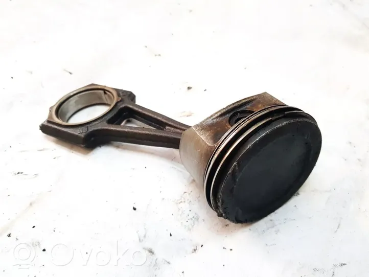 Opel Corsa B Piston avec bielle 