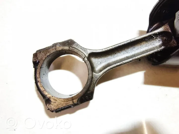 Peugeot 607 Piston avec bielle 