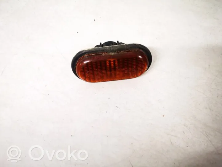 Renault Kangoo I Front fender indicator light 7700847333