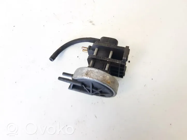 Opel Omega A Solenoidinis vožtuvas 4715396