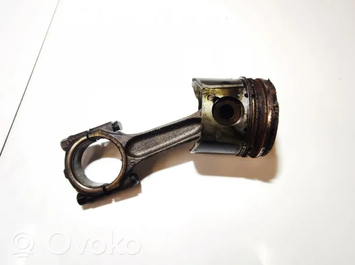 Peugeot 307 Piston avec bielle 