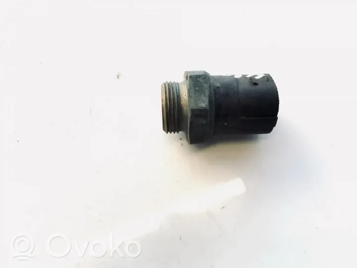 Volkswagen PASSAT B4 Sonde de température de liquide de refroidissement 