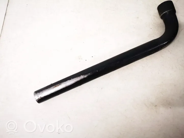 Opel Zafira A Wheel nut wrench 