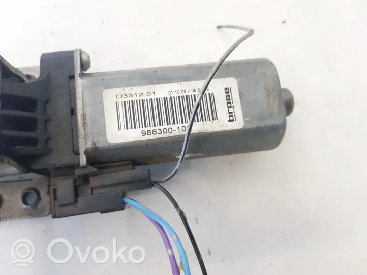 Volvo S40, V40 Seat adjustment motor 9863000102