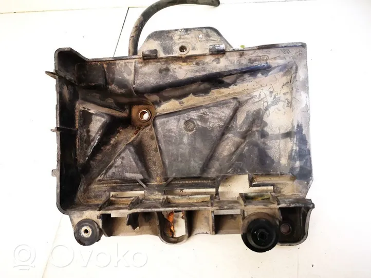 Volkswagen Polo IV 9N3 Vassoio scatola della batteria 6q0915331d