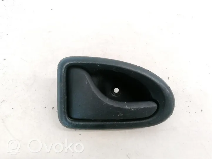 Renault Scenic I Klamka wewnętrzna drzwi tylnych 7700830078