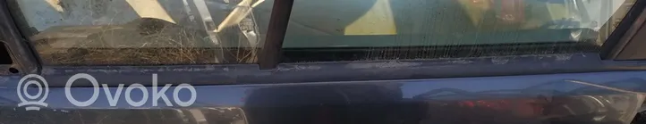 Renault Scenic I Listón embellecedor de la ventana de la puerta delantera 