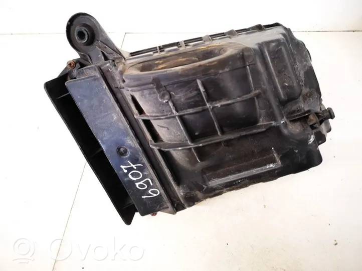 Renault Scenic III -  Grand scenic III Air filter box 8200947663