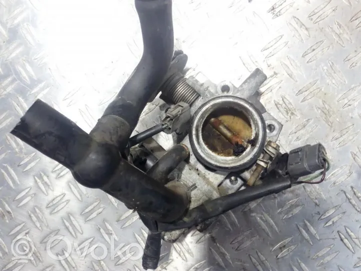 Mazda 323 F Clapet d'étranglement E9T06271