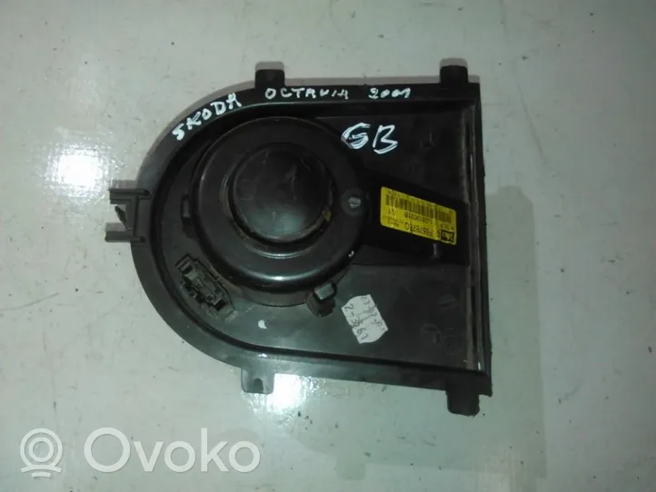 Skoda Octavia Mk1 (1U) Mazā radiatora ventilators 1j2819021b
