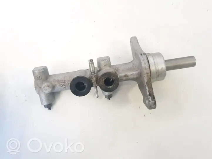 Opel Vivaro Master brake cylinder 32067008c