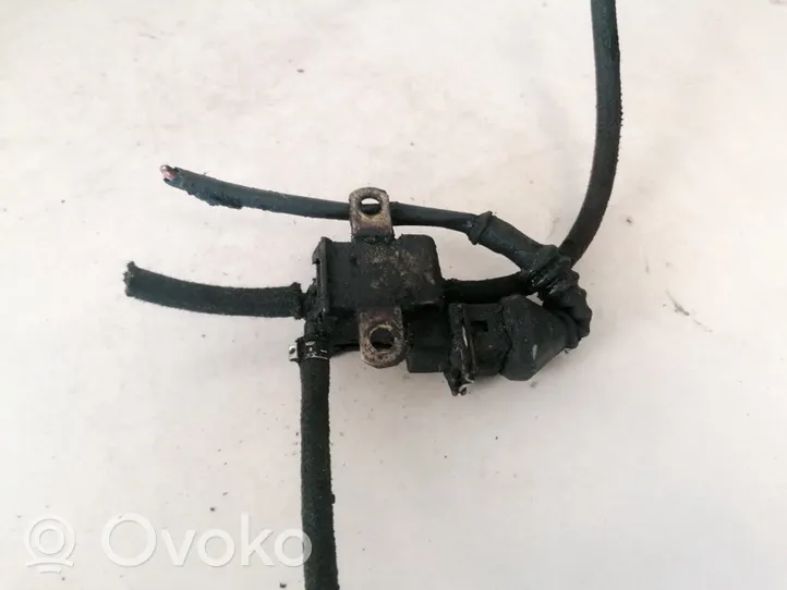 Audi A6 S6 C4 4A Solenoidinis vožtuvas 