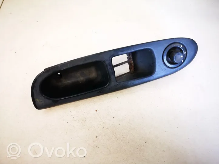 Renault Clio II Wing mirror switch 7700845735