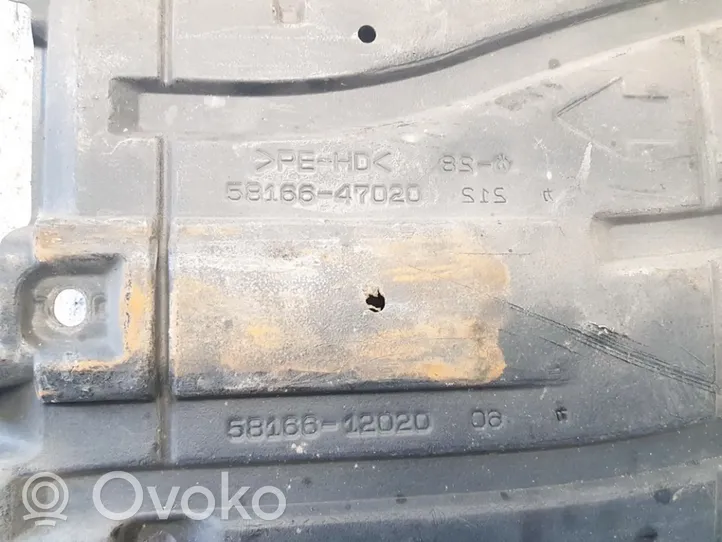 Toyota Prius (XW30) Osłona dolna silnika 581647020