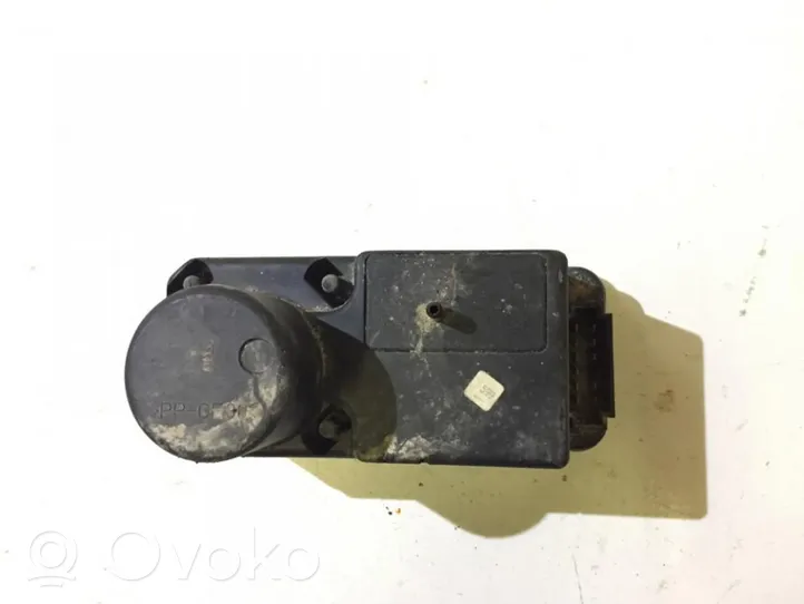 Volkswagen Golf III Pompe à vide H0962257