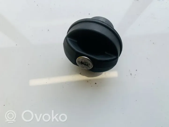 Volvo S40, V40 Tappo del serbatoio del carburante 