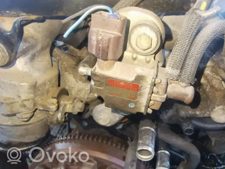 Toyota Corolla Verso E121 Turboahtimen magneettiventtiili 2581927020